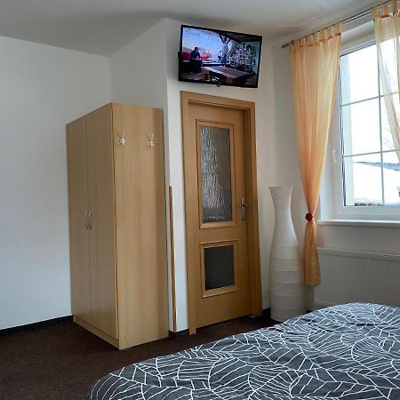Penzion Pod Kostelem Bublava Bagian luar foto