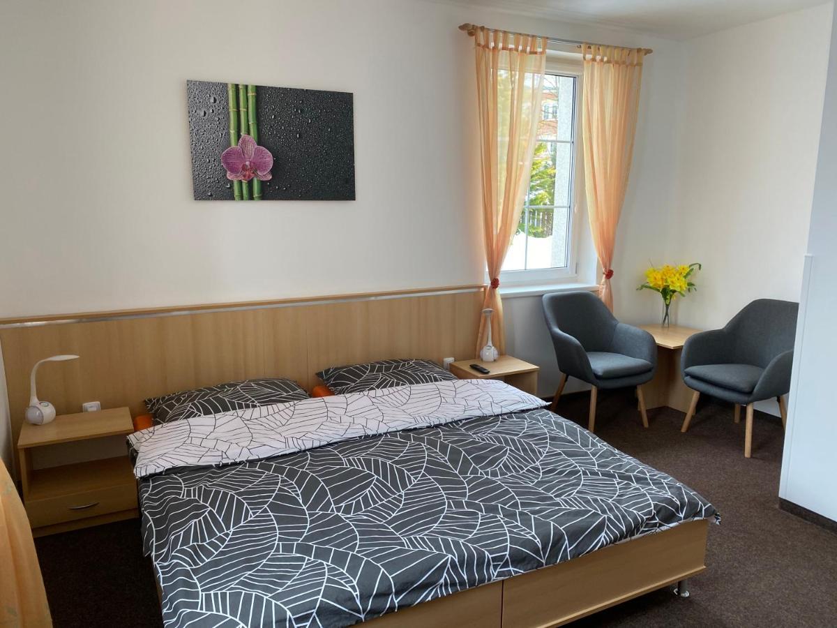 Penzion Pod Kostelem Bublava Bagian luar foto